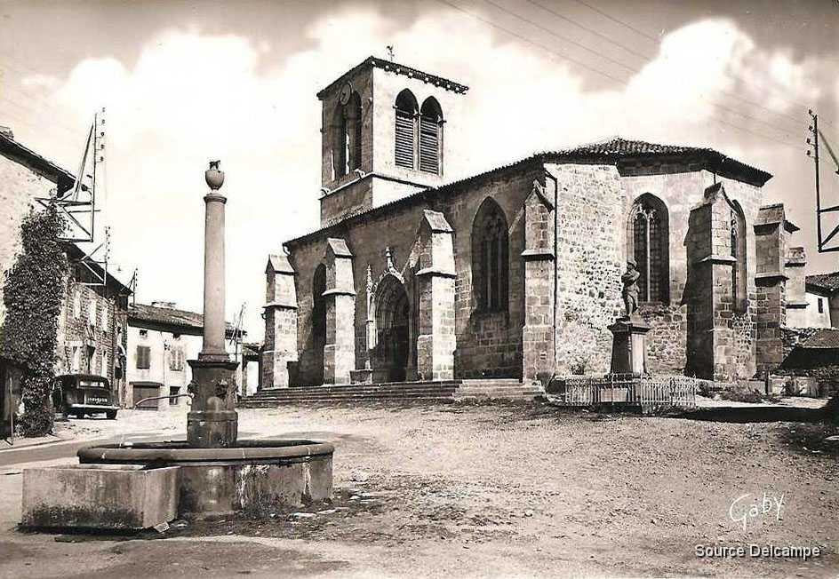 63 Saint Amand Roche Savine L Eglise.jpg
